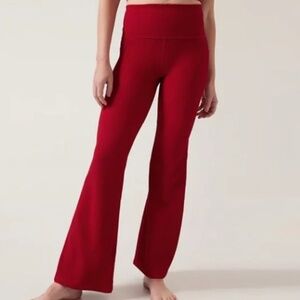 Athleta Salutation Stash Rib Flare in Red Size Medium